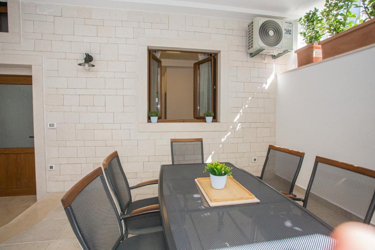 Holiday Home Camellia بوريتش المظهر الخارجي الصورة