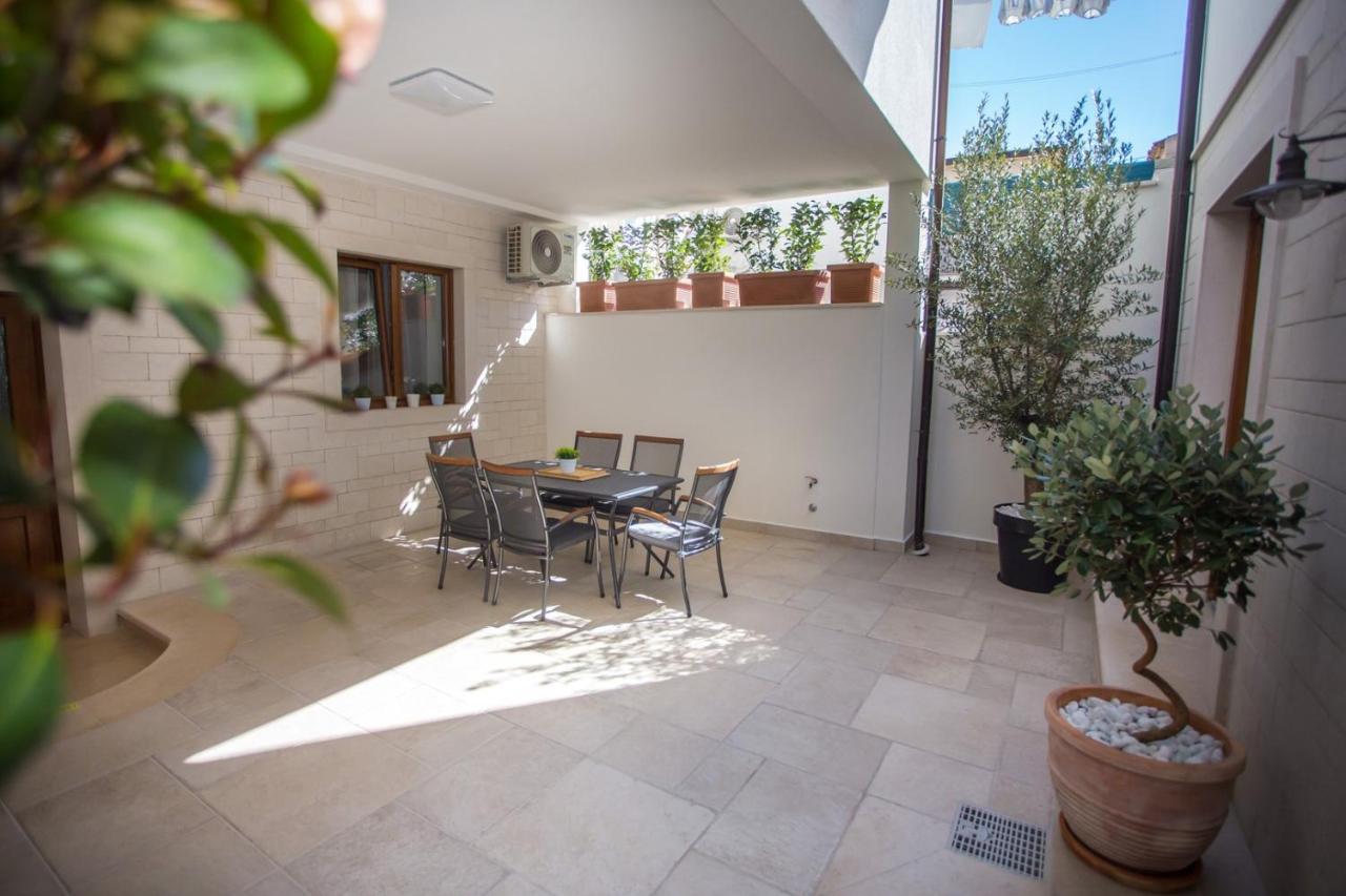 Holiday Home Camellia بوريتش المظهر الخارجي الصورة
